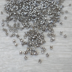 Tachas planas de 3,5 mm x 500 uni.