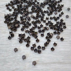 Tachas planas de 5,5 mm x 100 uni. BRONCE