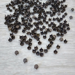 Tachas planas de 5,5 mm x 500 uni. BRONCE