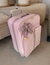 Mala Maternidade com bolso Frontal 3D Rosa Linho Lolita