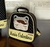 Mochila Bordada Carrinho 40cm + Lancheira Térmica Personalizado - Preto com amarelo - Bolsa Maternidade Personalizadas em até 10x sem juros!