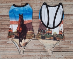 Body maiô cavado cavalo Sultão céu azul