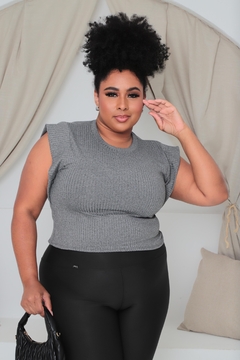 CROPPED CINZA PLUS SIZE MUSCLE TEE - comprar online