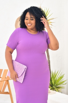 Vestido Lilas Elegância Plus Size na internet