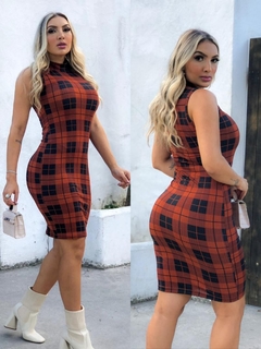 Vestido XADREZ TERRA COTA midi gola sem manga