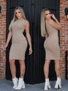 Vestido Amêndoa midi gola sem manga