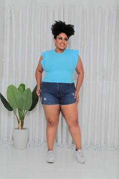 CROPPED BABY BLUE PLUS SIZE MUSCLE TEE - GGS Modas