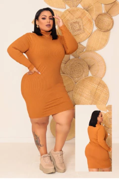 Vestido Caramelo Plus Size Gola Manga Longa
