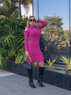 VESTIDO FUCSIA GOTA MANGA LONGA na internet