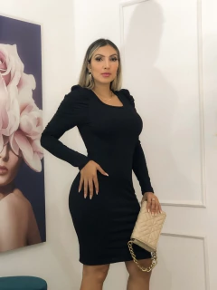 VESTIDO PRETO PRINCESA MANGA LONGA