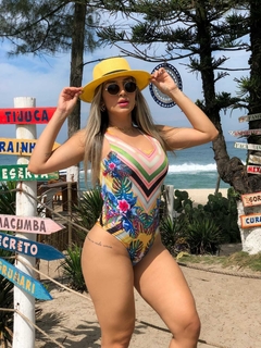 Body regata Lótus na internet