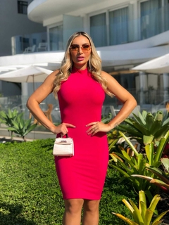 Vestido PINK midi gola sem manga na internet