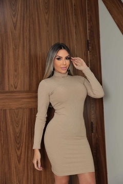 Vestido Amêndoa manga longa gola alta - loja online