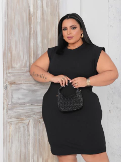 Vestido Preto Plus Size Muscle Tee