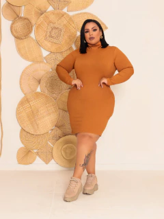 Vestido Caramelo Plus Size Gola Manga Longa - comprar online