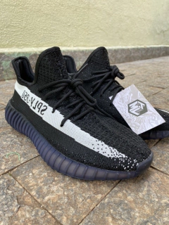 Imagem do Adidas Yeezy Boost 350 V2 Oreo