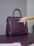 Imagem do Malitte GG 14" - Berinjela com Ouro | Bolsa Grande para Notebook em Couro Legítimo - 14 Polegadas