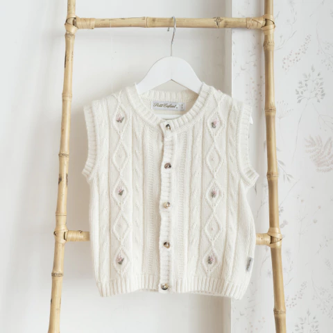 CHALECO MADRID LANA NATURAL BORDADO ROSA - comprar online