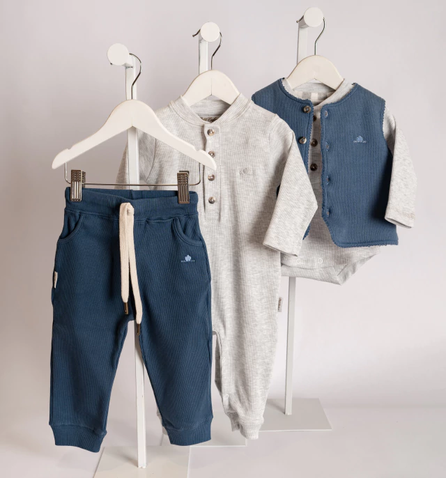 Enterito p/larga reeb gris Petit Enfant ropa de bebes — imagen 3