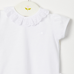 REMERA M/CORTA CUELLO BRODERIE - comprar online