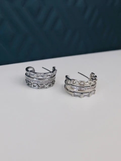 Argola cristais cravejada Helena-CD4646 - comprar online