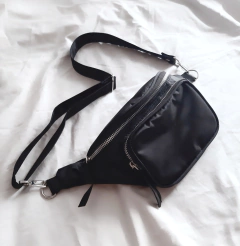 Riñonera Nikki Impermeable (2DA SELECCIÓN) - MAXIMA BAGS