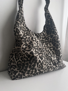Cartera Mitta (Animal Print Gris) en internet
