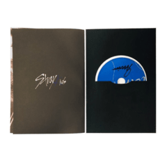 [VERSÃO AUTOGRAFADA] Stray Kids - Mini Album [Clé : LEVANTER] - Fire K-Store