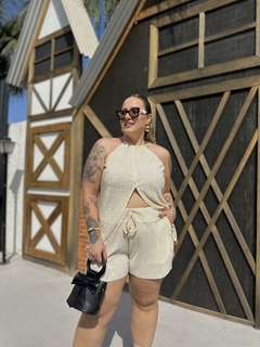 SHORTS FERRARA OFF WHITE na internet