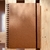 Cuaderno Universitario Anillado A4 - Tapa Kraft - Con elástico