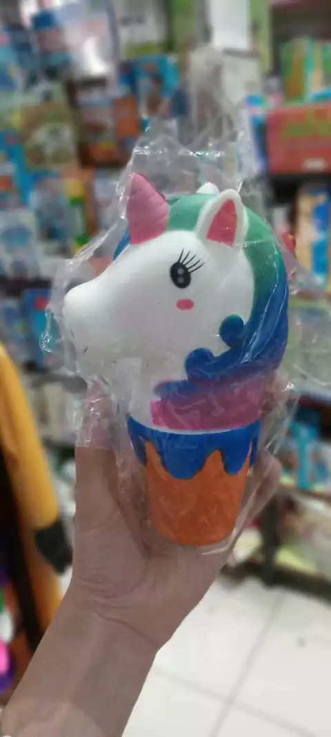 Squishie heladito unicornio importado 14 cm