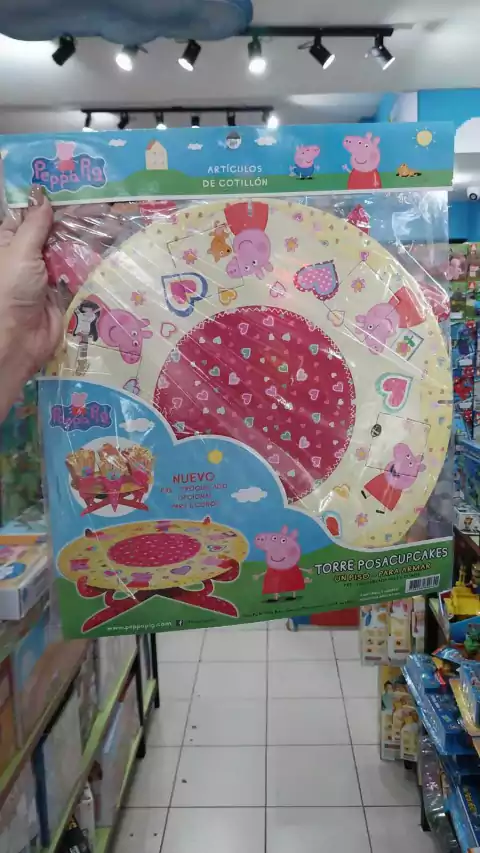 Torre posa cupcakes Peppa Candy