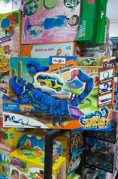 PISTA Escorpion revenge track set Maisto - comprar online