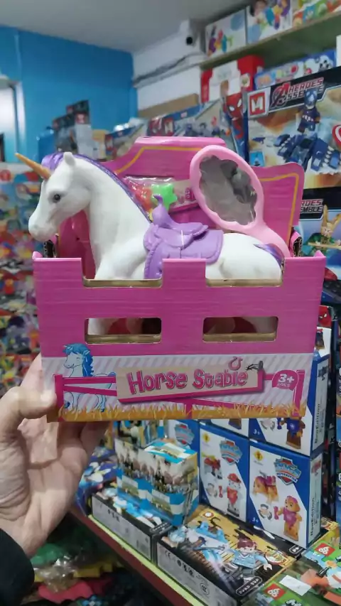 Unicornio con accesorios para peinar 17 cm