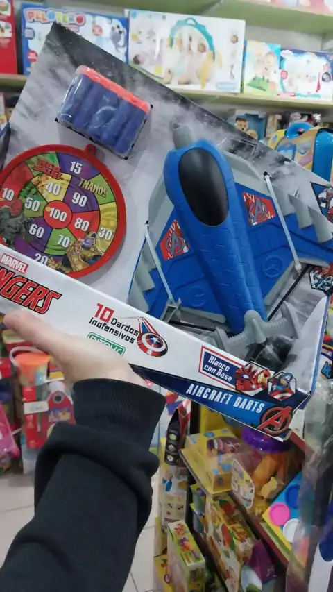 Avion Lanza dardos Avengers Ditoys