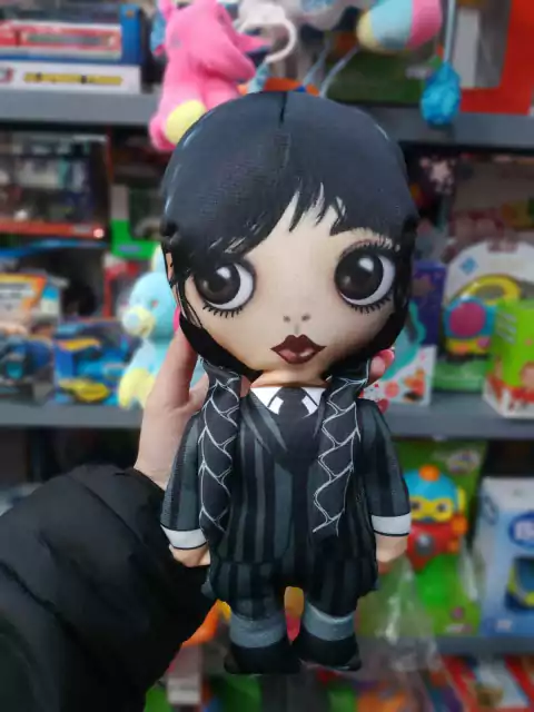 Muñeca Peluche Merlina 30 cm – SUPER SALE! Coleccionable Juguete