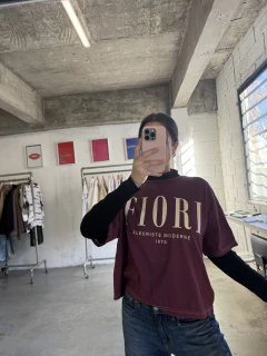 REMERA FIORI - Nylon