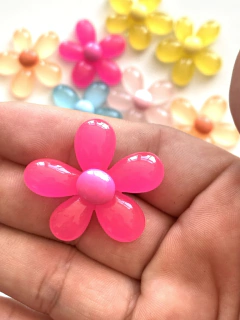 APLIQUE FLOR RESINA BRILHA NO ESCURO PINK - 2 UNIDADES