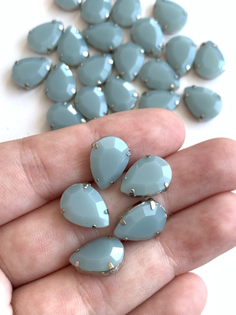 APLIQUE PEDRA GOTA AZUL ACINZENTADO (14MM) - 5 UNIDADES