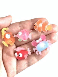 APLIQUE PEIXE RESINA - 5 UNIDADES