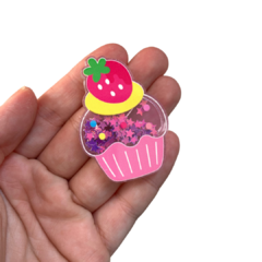 APLIQUE CUPCAKE MORANGO GLITTER BIG ACRILICO - 5CM - 1 UNIDADE - CORES DIVERSAS na internet