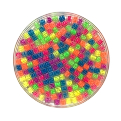 MIÇANGA ALFABETO CUBO NEON TRANSLÚCIDA - 6X6MM - 20 GRAMAS