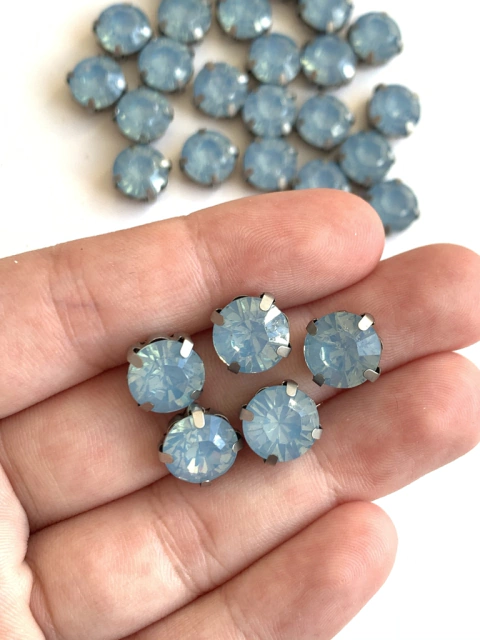 APLIQUE PEDRA REDONDA AZUL BEBÊ (10MM) - 5 UNIDADES