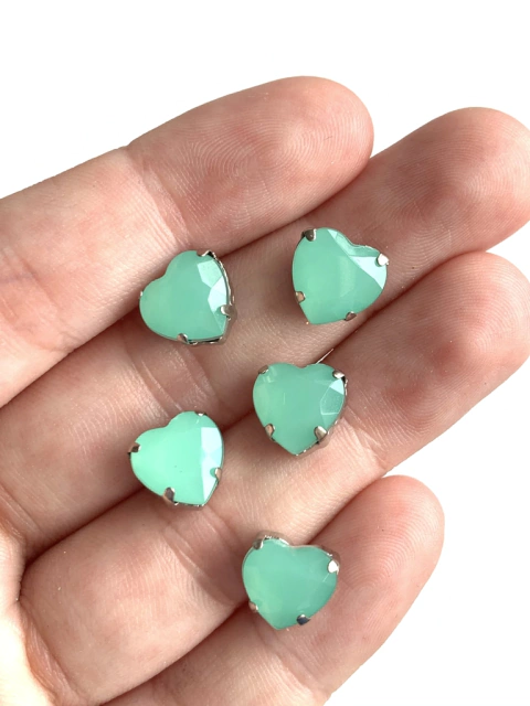 APLIQUE PEDRA CORAÇÃO VERDE ÁGUA (10MM) - 5 UNIDADES