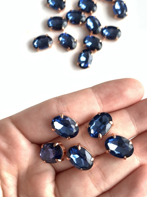 APLIQUE PEDRA OVAL AZUL MARINHO GARRA DOURADA (15MM) - 5 UNIDADES