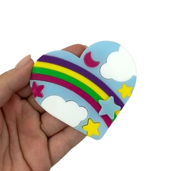 APLIQUE CORAÇÃO ARCO ÍRIS BIG ACRÍLICO ADL - 7X7,8CM - 1 UNIDADE - comprar online