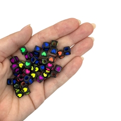 MIÇANGA CUBO PRETO CORAÇÃO CORES FORTES - 7X7MM - 20 GRAMAS - comprar online
