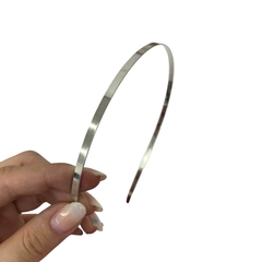 TIARA METALIZADA PRATA 4MM - 3 UNIDADES - comprar online