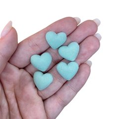 APLIQUE MINI CORAÇÃO VERDE BEBÊ TECIDO - 1,5CM - 5 UNIDADES - comprar online