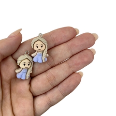 PINGENTE PRINCESA ELSA RESINA - 2,5CM - 2 UNIDADES - comprar online